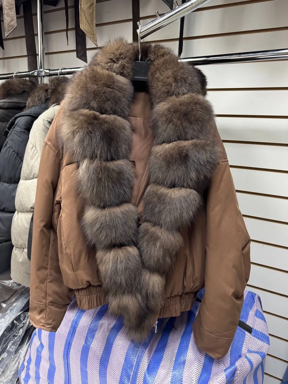 Бомберы с натуральным мехом песца — фото 2