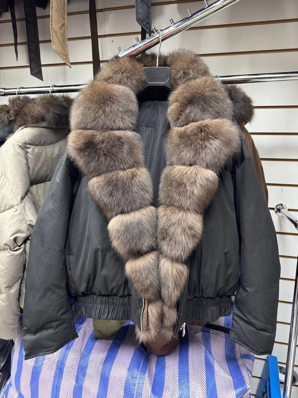 Бомберы с натуральным мехом песца — фото 4