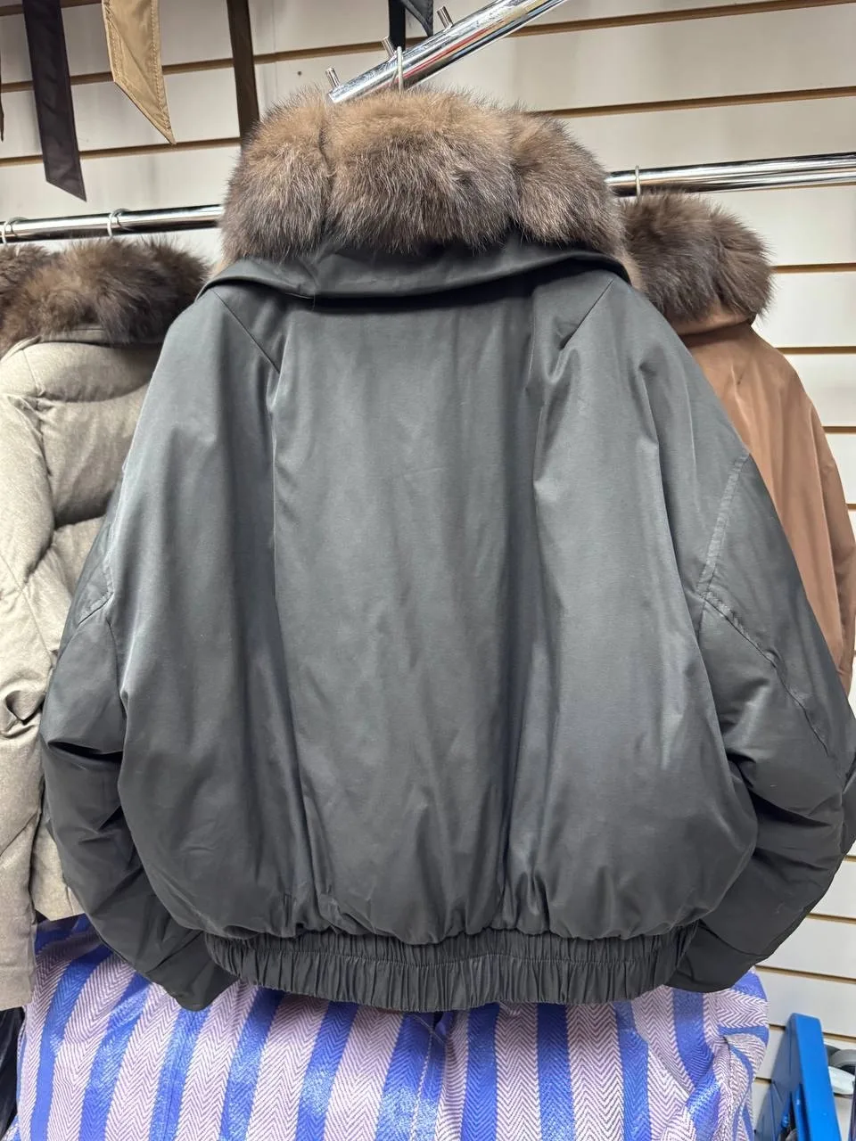 Бомберы с натуральным мехом песца — фото 6