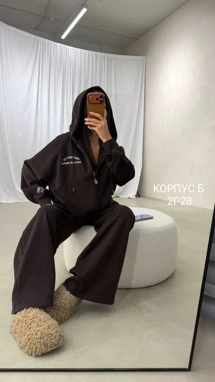 Спортивный костюм-двойка из дышащей ткани — фото 4