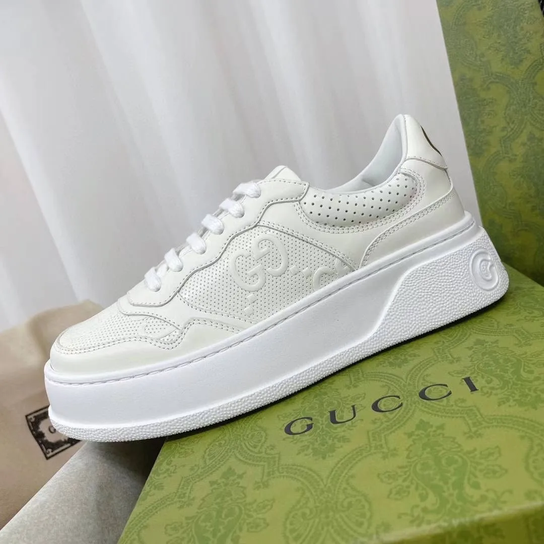 Белые кроссовки Gucci GG секрет непринуждённой элегантности — фото 1