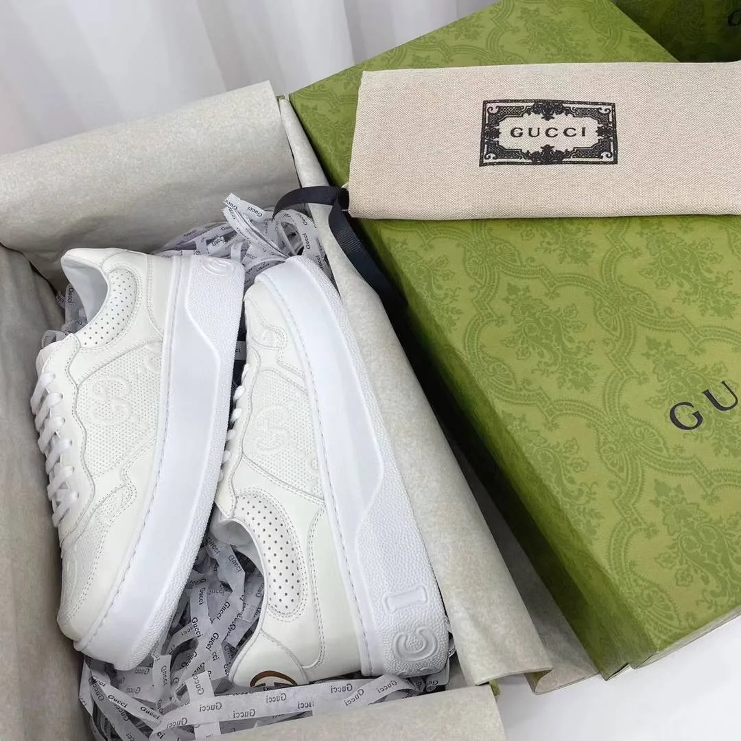 Белые кроссовки Gucci GG секрет непринуждённой элегантности — фото 6