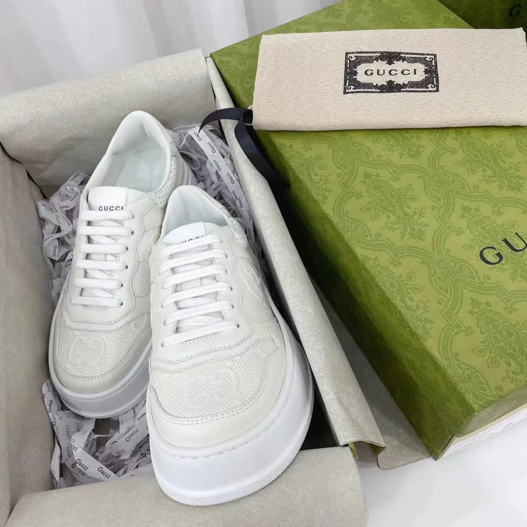 Белые кроссовки Gucci GG секрет непринуждённой элегантности — фото 10