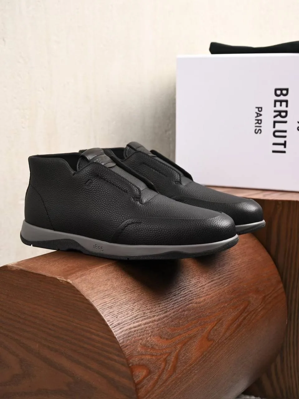Лоферы Berluti Échappée из чёрной зернистой кожи — фото 2
