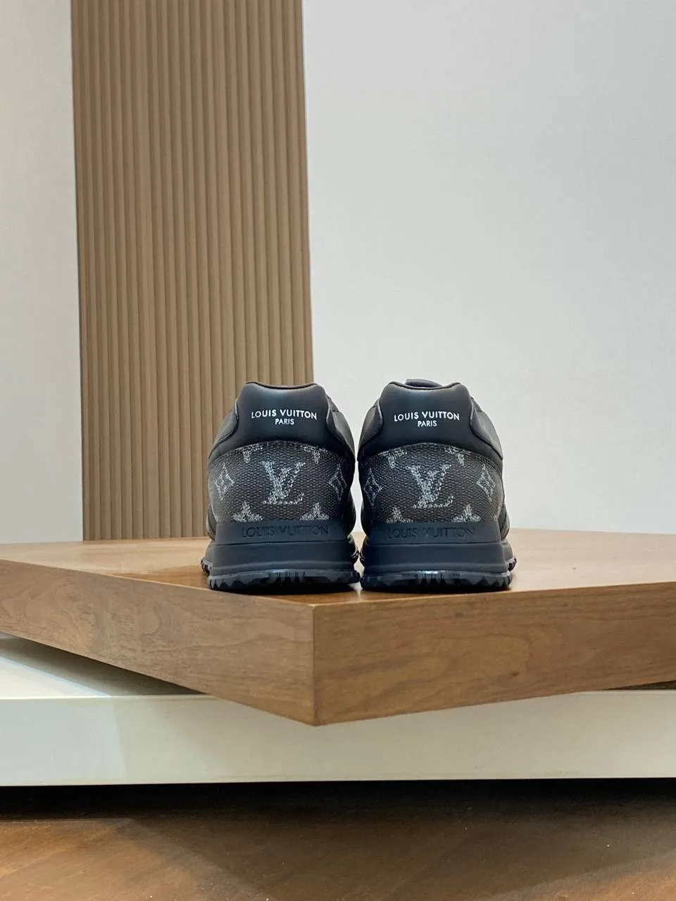Мужские кроссовки Louis Vuitton Run Away — фото 10
