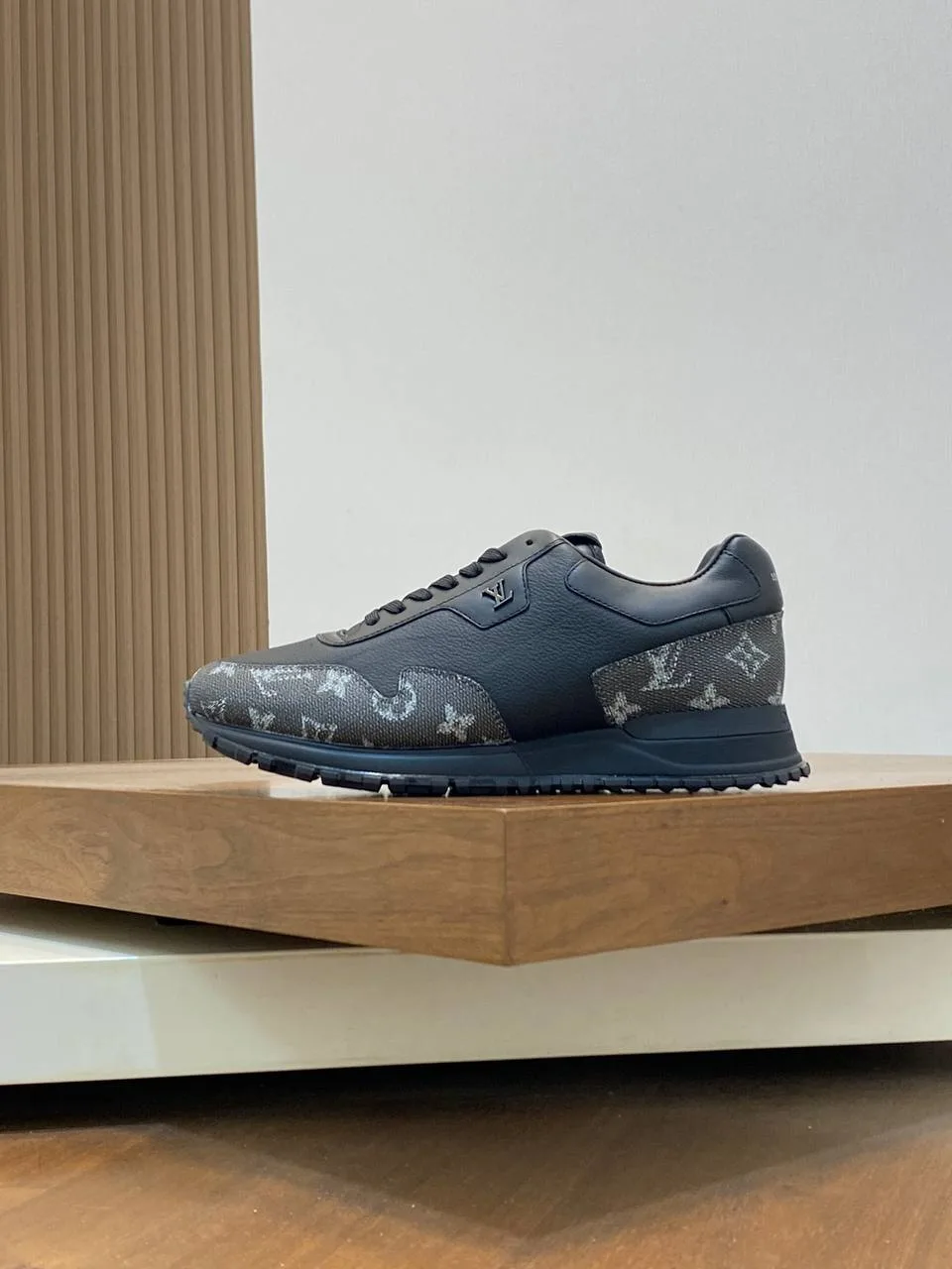 Мужские кроссовки Louis Vuitton Run Away — фото 11