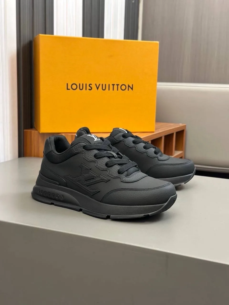 Кроссовки Louis Vuitton Classic из натуральной кожи — фото 4