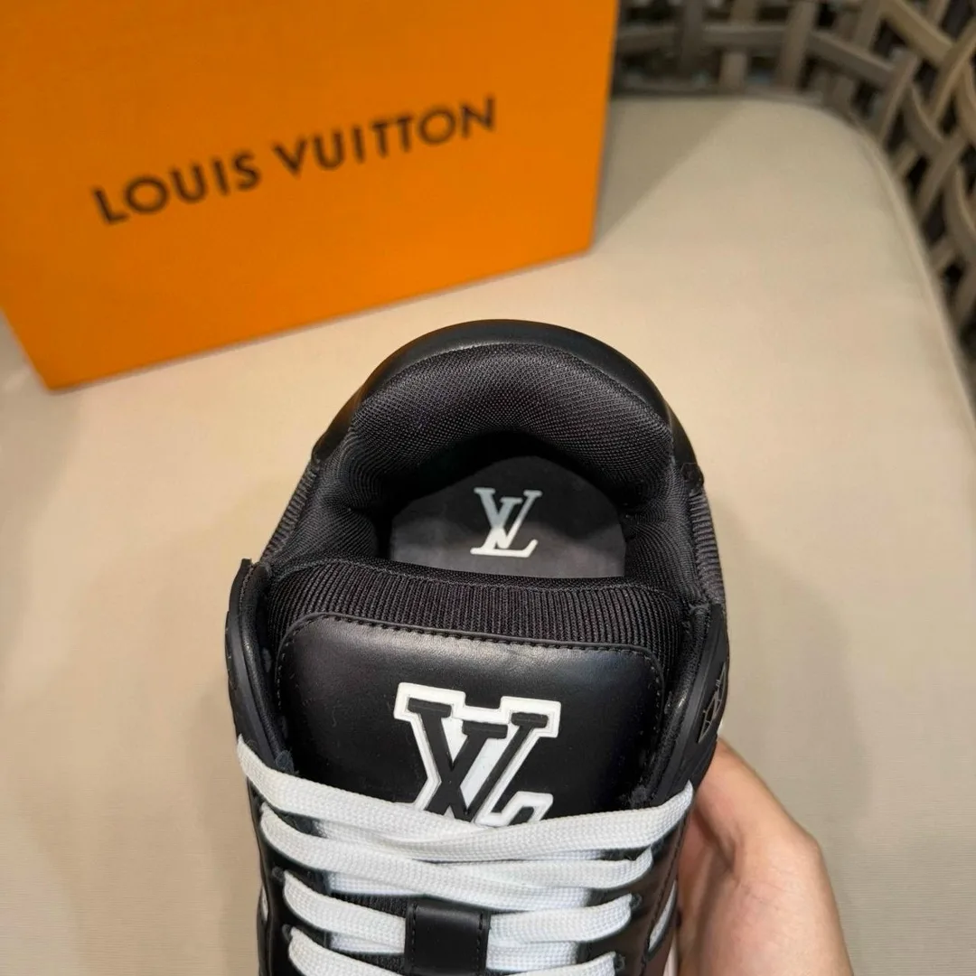 Кроссовки Louis Vuitton Run Away Maxi — фото 11