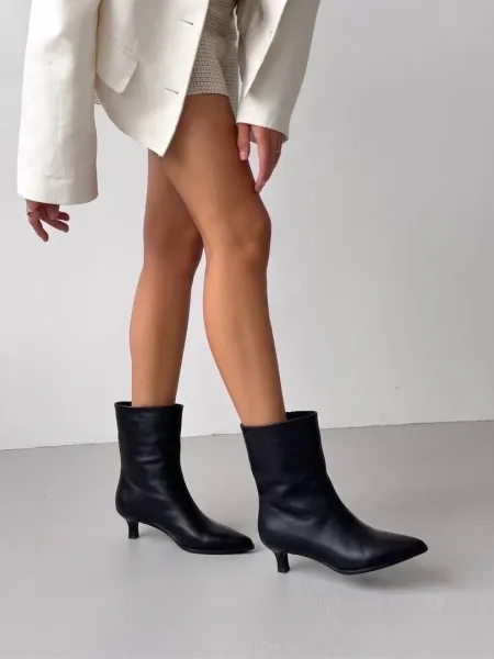 Кроссовки женские — фото 1