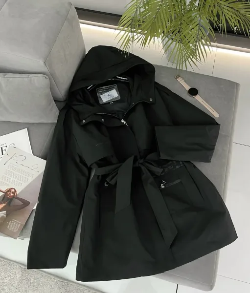 Лёгкая ветровка из полиэстера с капюшоном, подходит для весны — фото 1