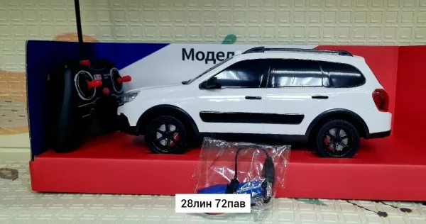 Игрушечная машинка LADA VESTA в масштабе 1:12 с пультом управления — фото 12