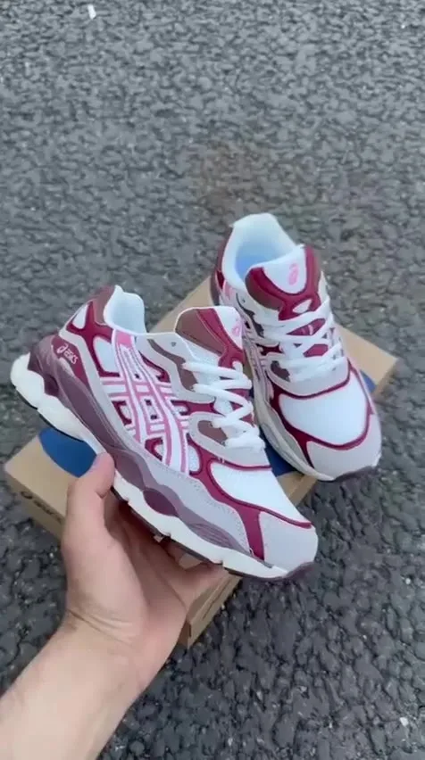 Кроссовки женские Кроссы ”ASICS”, сетка — видео