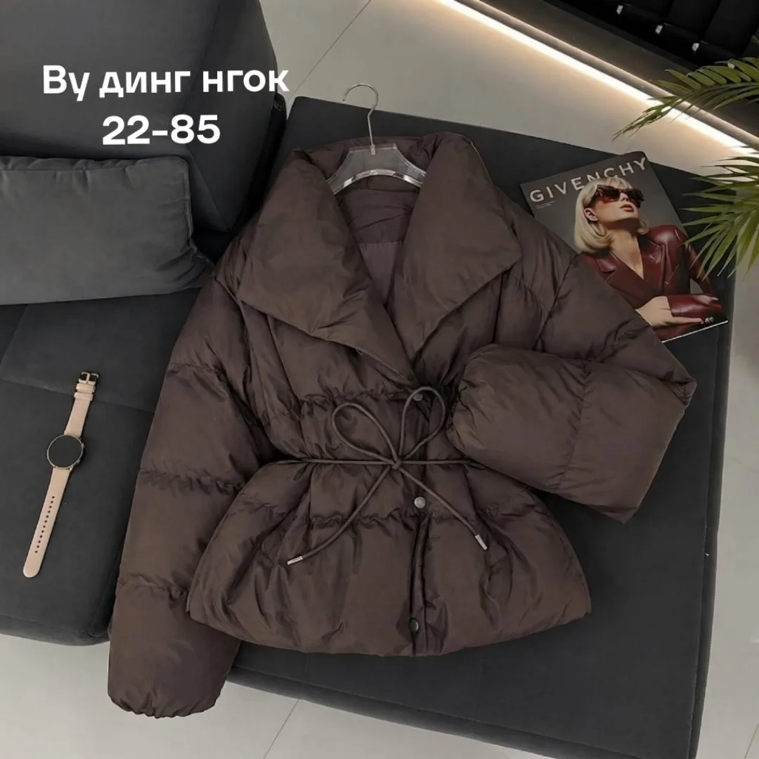 Осенняя куртка с поясом в насыщенном красном цвете — фото 1