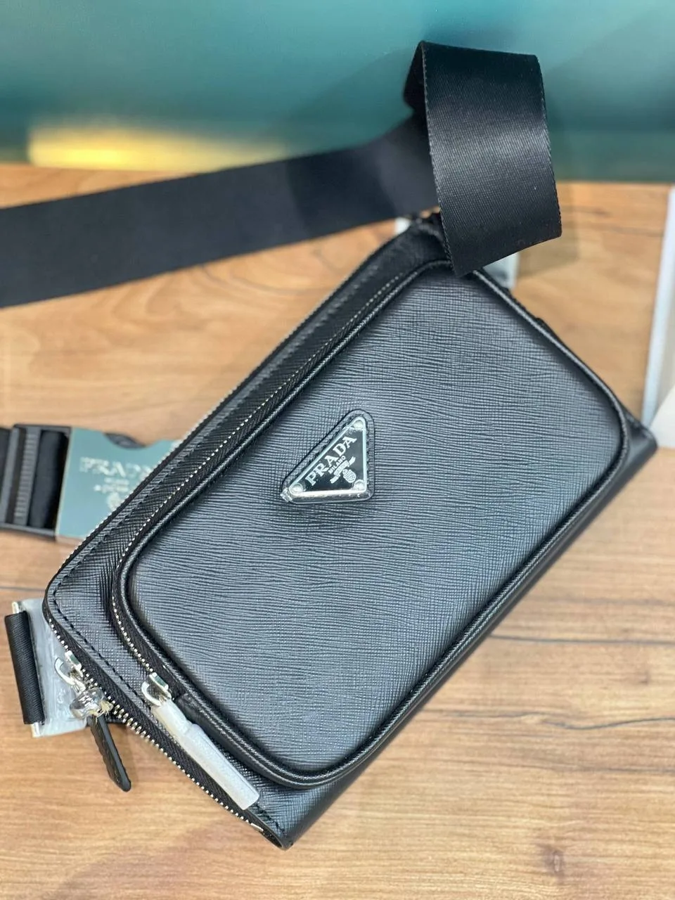 Prada Saffiano компактная поясная сумка — фото 7