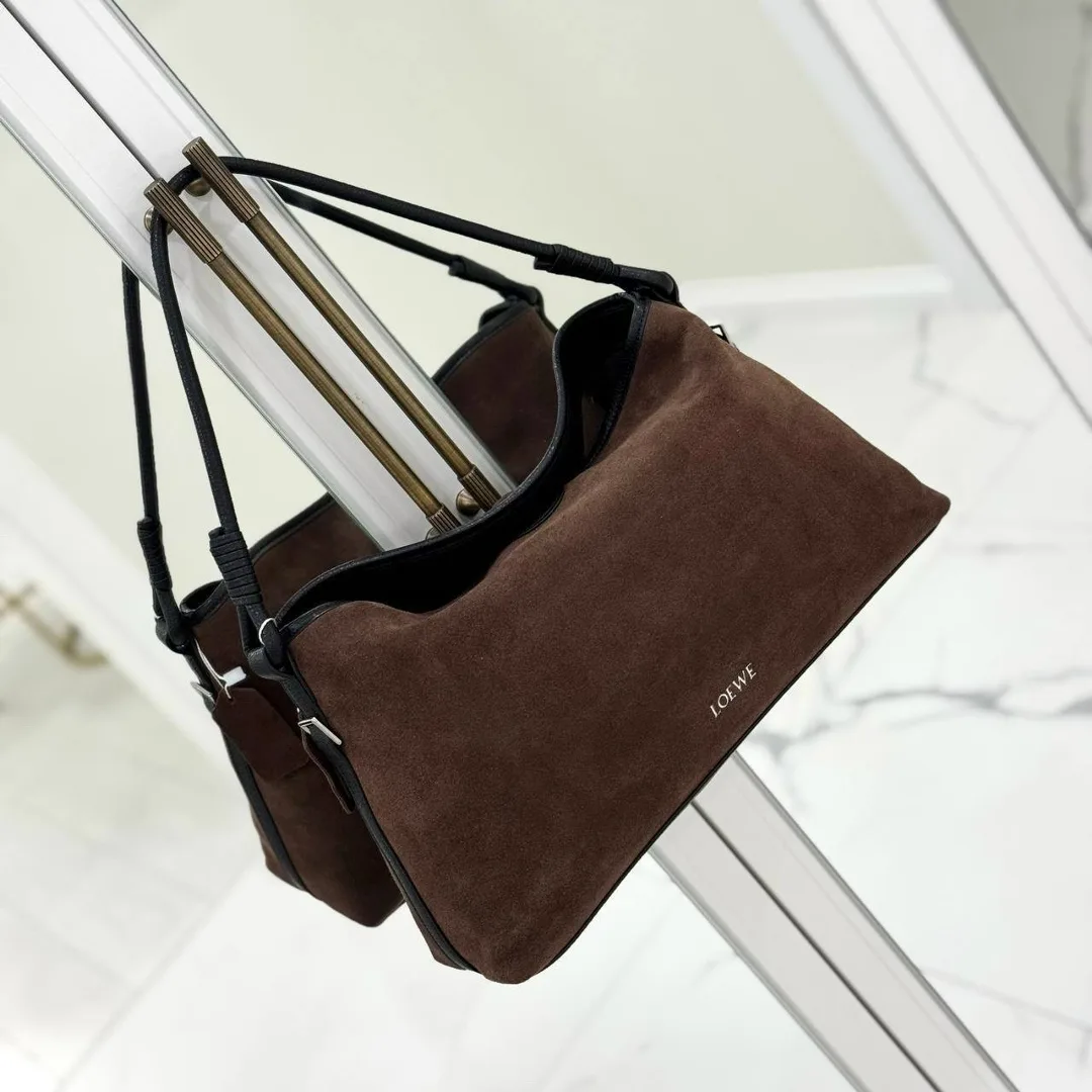 Сумка LOEWE из натуральной замши — фото 3