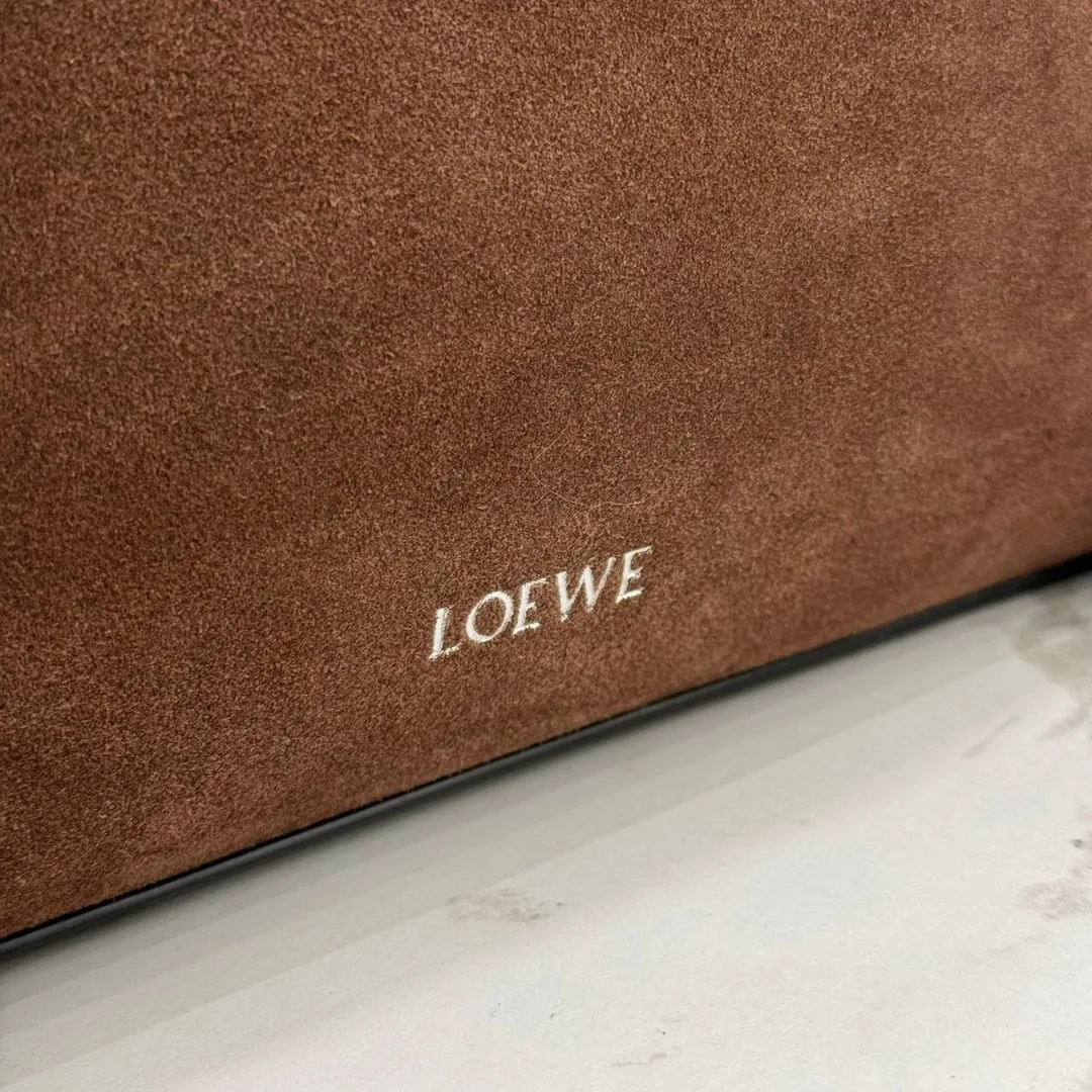 Сумка LOEWE из натуральной замши — фото 10