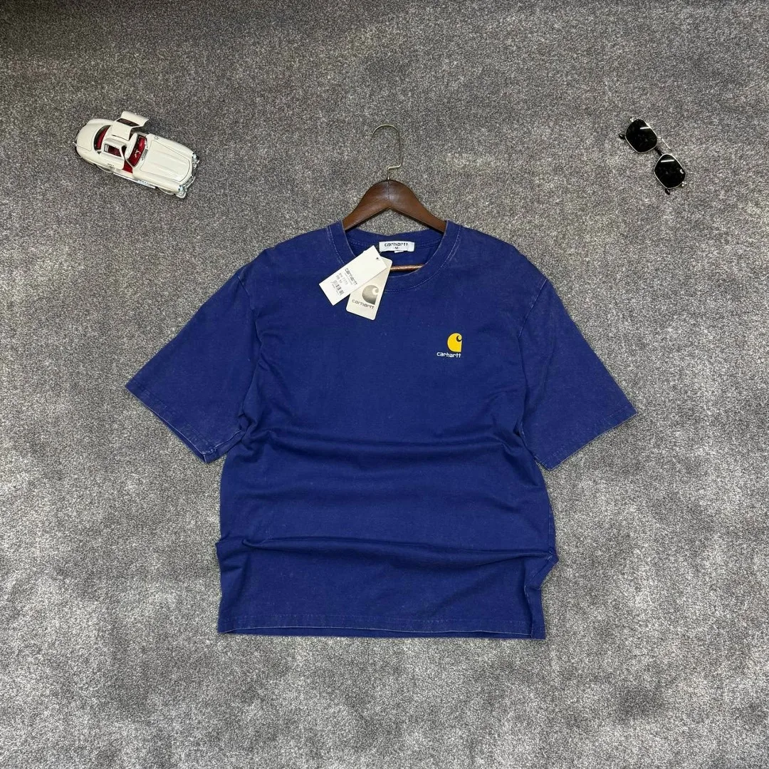 Футболки в стиле oversize от брендов Gap и Carhart — фото 1