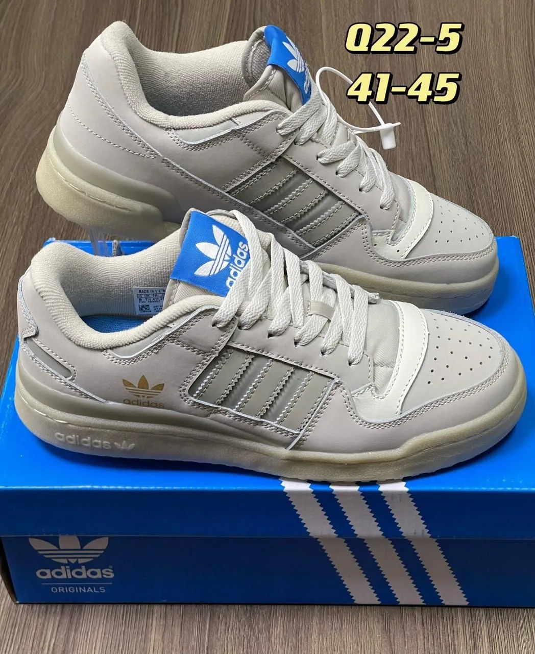 Adidas кроссовки — фото 1