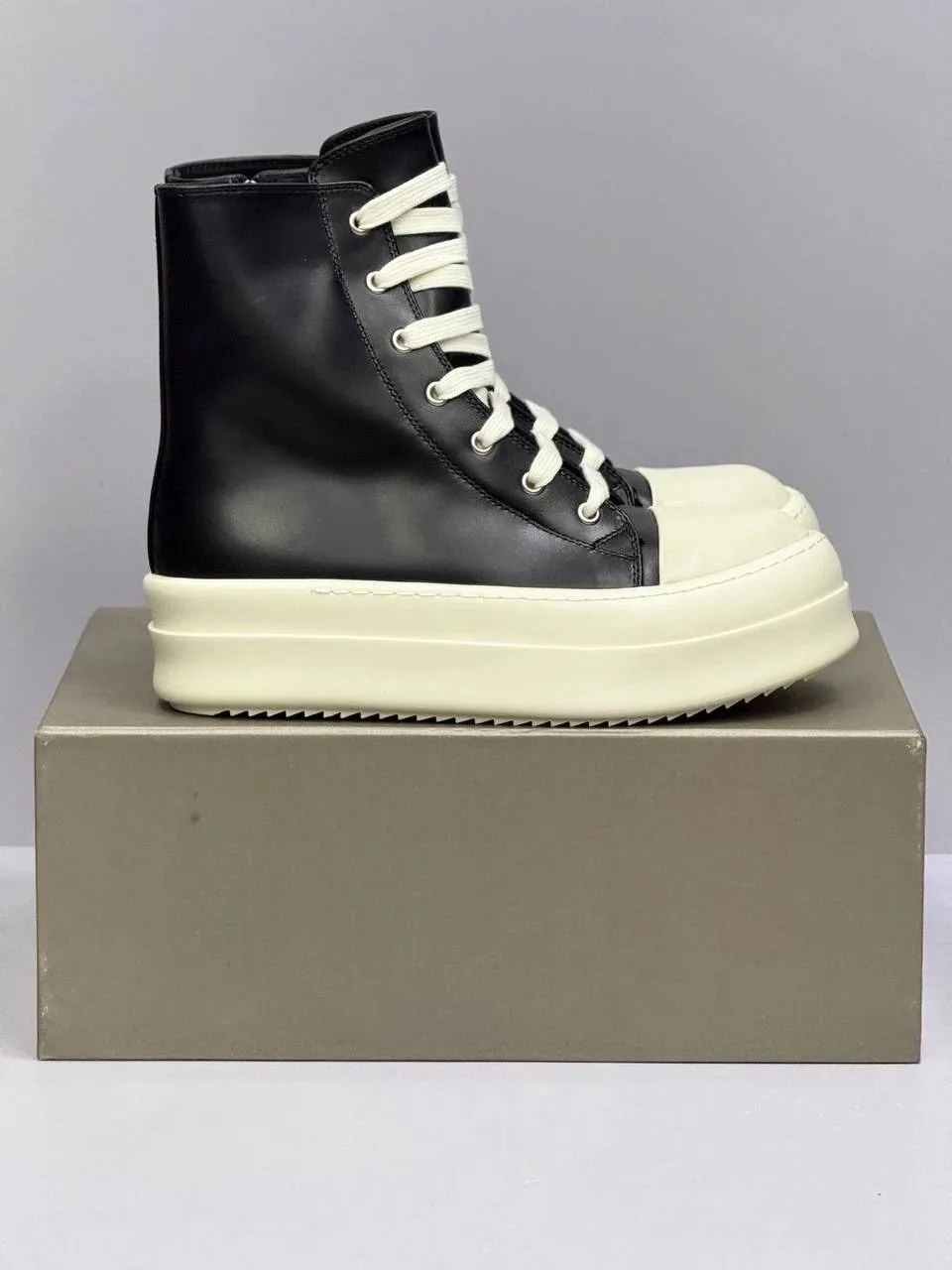 Лимитированные КЕДЫ RICK OWENS DRKSHDW MEGALACED DIRTY BLACK/MILK Чёрный — фото 7