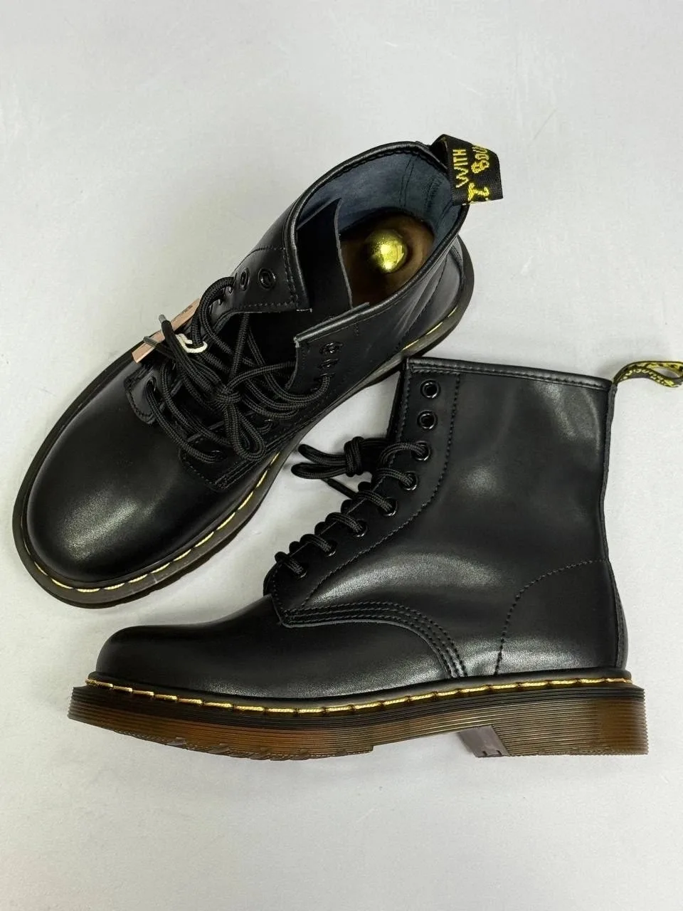 Лимитированные ботинки DR.MARTENS с полностью прошитой подошвой и высоким качеством — фото 2