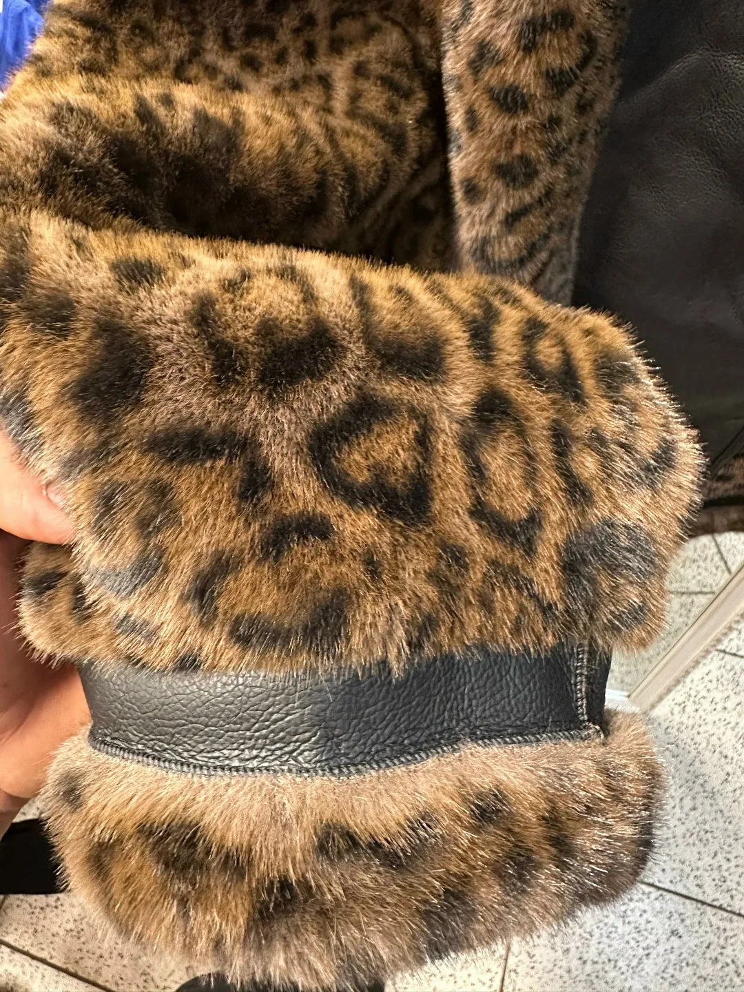 Шуба из искусственного меха чернобурка Чёрный — фото 3