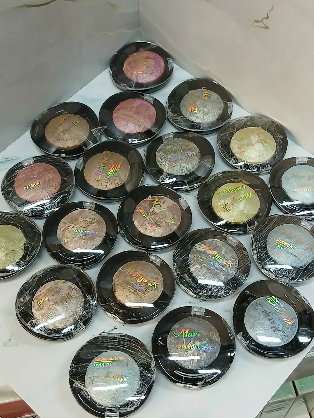 Diamond Dust Baked Eyeshadow Тени — фото 1