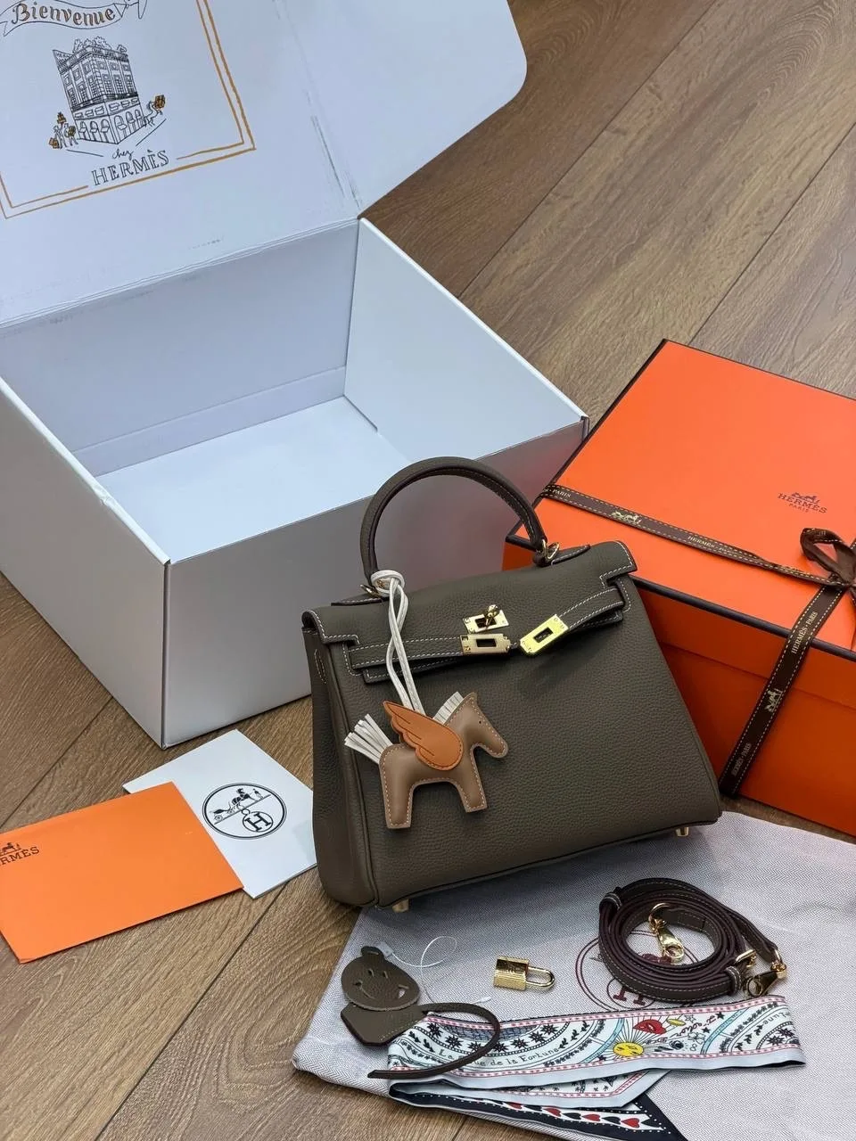 Классическая сумка Hermes Kelly 25 из натуральной кожи — фото 1