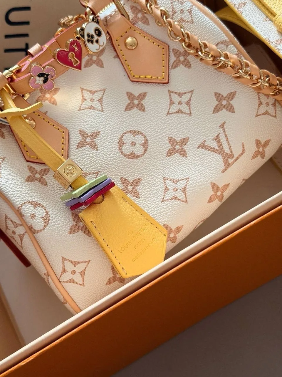 Сумка Louis Vuitton Speedy из натуральной кожи — фото 4