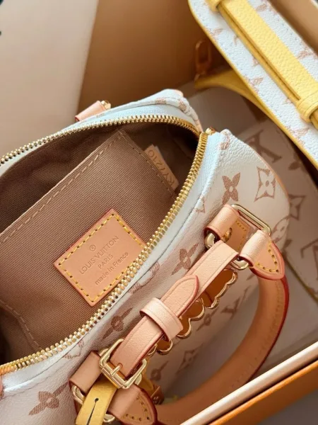Сумка Louis Vuitton Speedy из натуральной кожи — фото 8