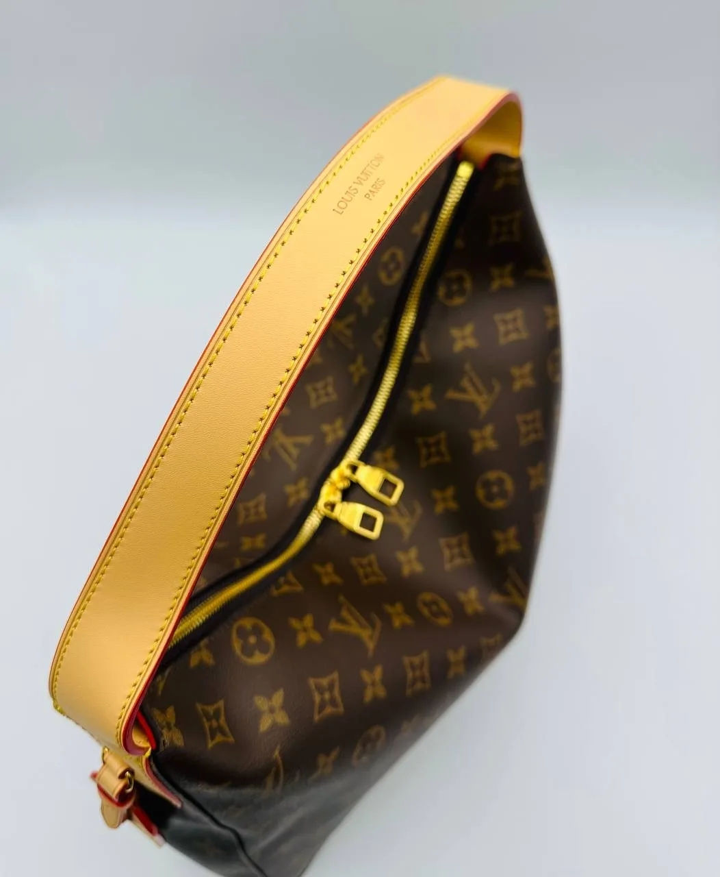 Louis Vuitton Сумка выполнена из натуральной кожи и канве — фото 7