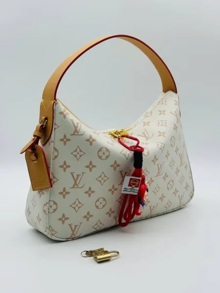 Louis Vuitton Сумка выполнена из натуральной кожи и канве — фото 4