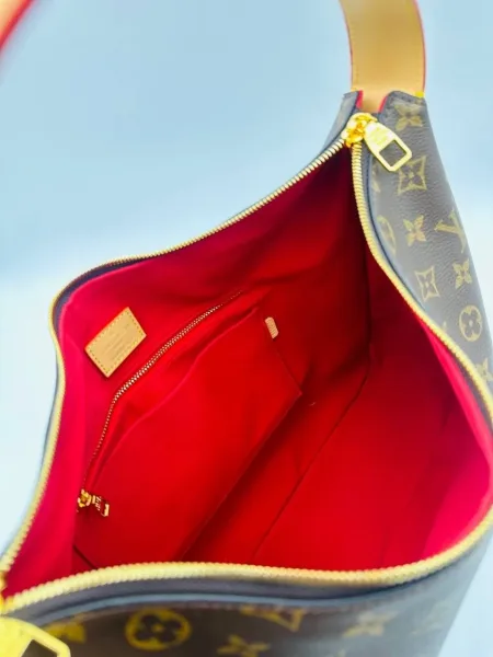 Louis Vuitton Сумка выполнена из натуральной кожи и канве — фото 8