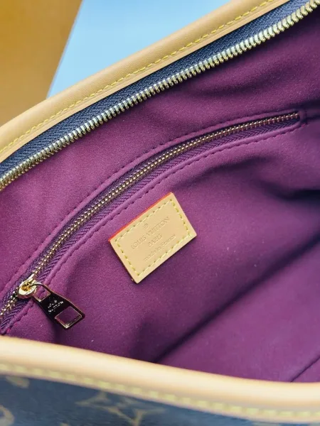Louis Vuitton Сумка выполнена из натуральной кожи и канве — фото 8