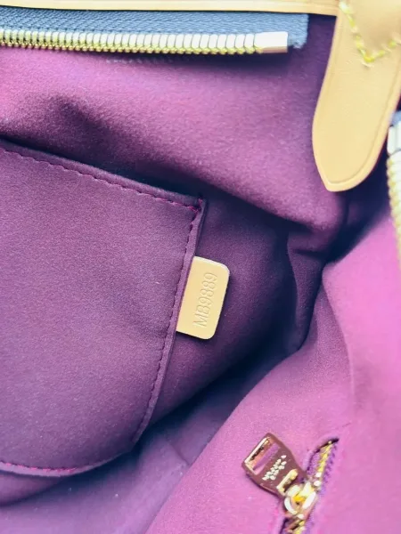 Louis Vuitton Сумка выполнена из натуральной кожи и канве — фото 9