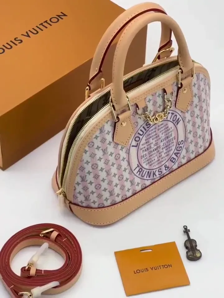 LOUISVUITTON, сумка из ткани и натуральной кожи — видео