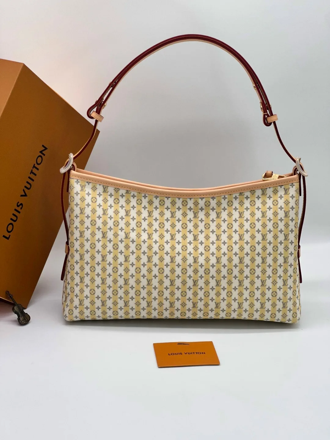 Женская сумка LOUISVUITTON — фото 3