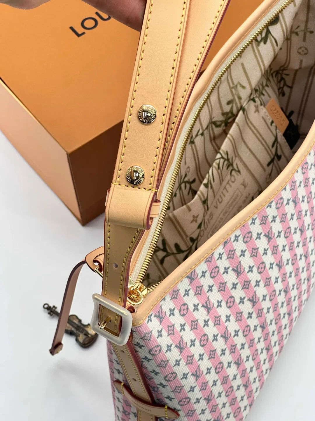 Женская сумка LOUISVUITTON, ткань + натуральная кожа — фото 7