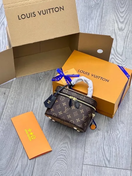 LOUISVUITTON, сумка из канвы и натуральной кожи — фото 6