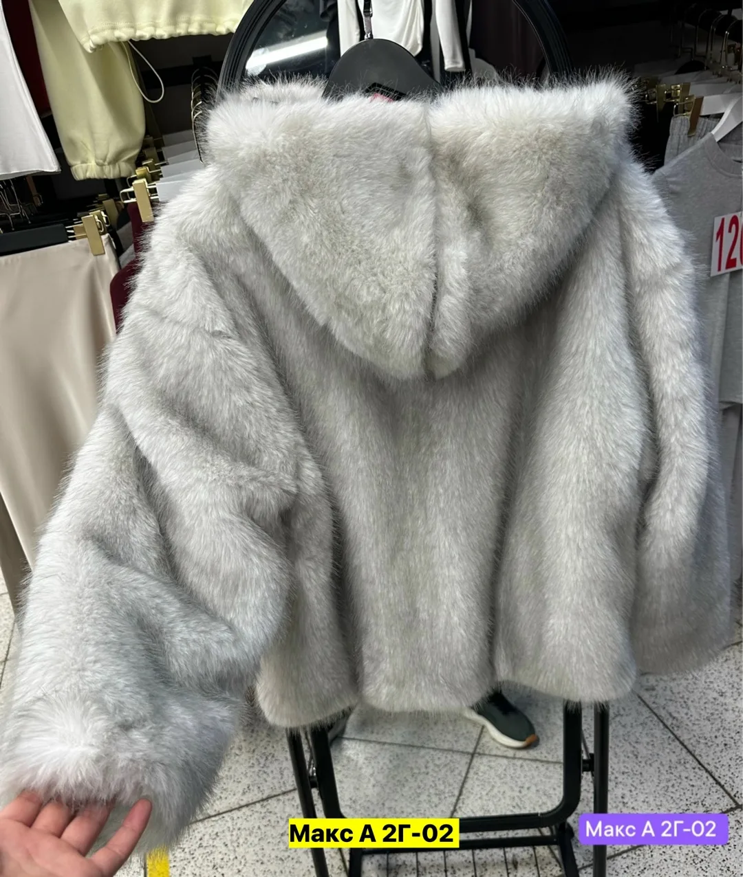Двухсторонняя шуба из натурального меха — фото 6