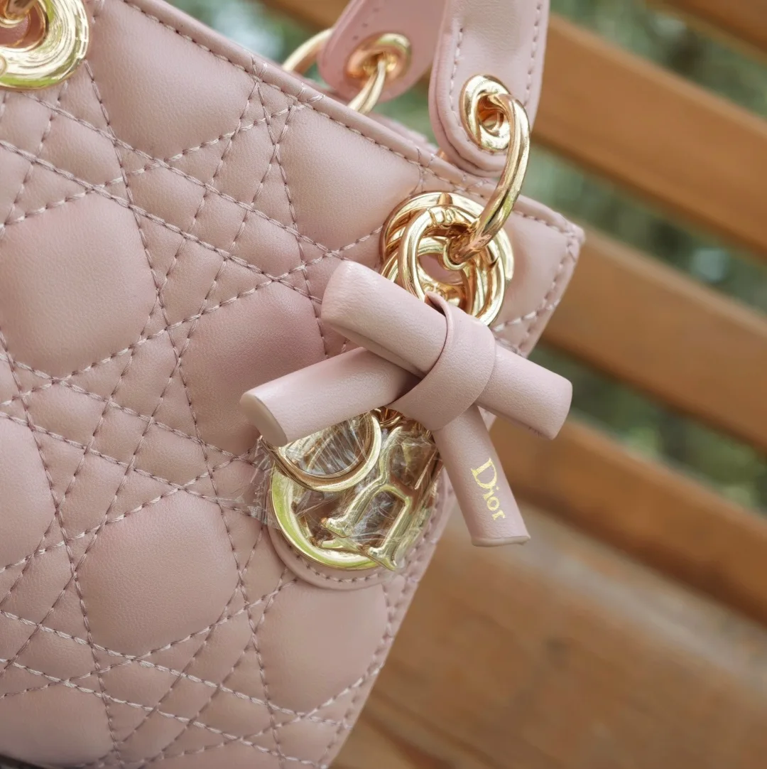 Кожаная сумка DIOR — фото 10