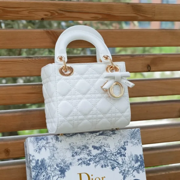 Кожаная сумка DIOR — фото 7