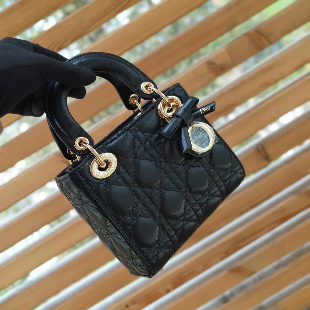 Кожаная сумка DIOR — фото 1