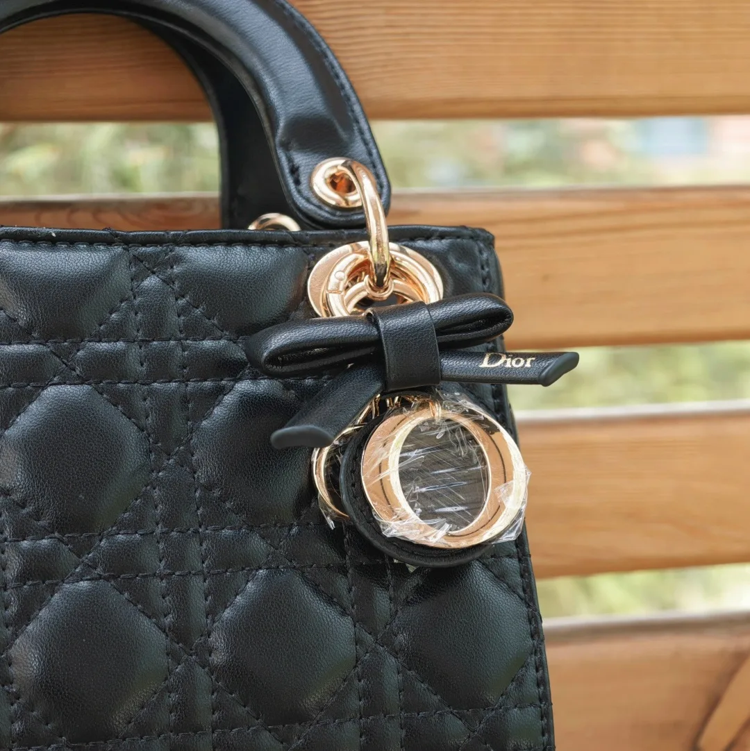 Кожаная сумка DIOR — фото 6