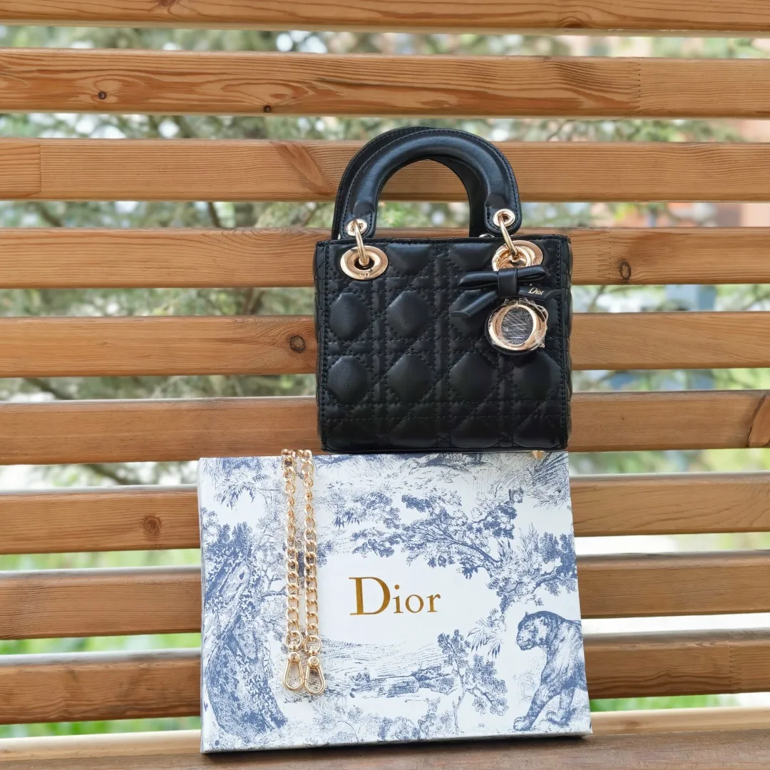 Кожаная сумка DIOR — фото 7
