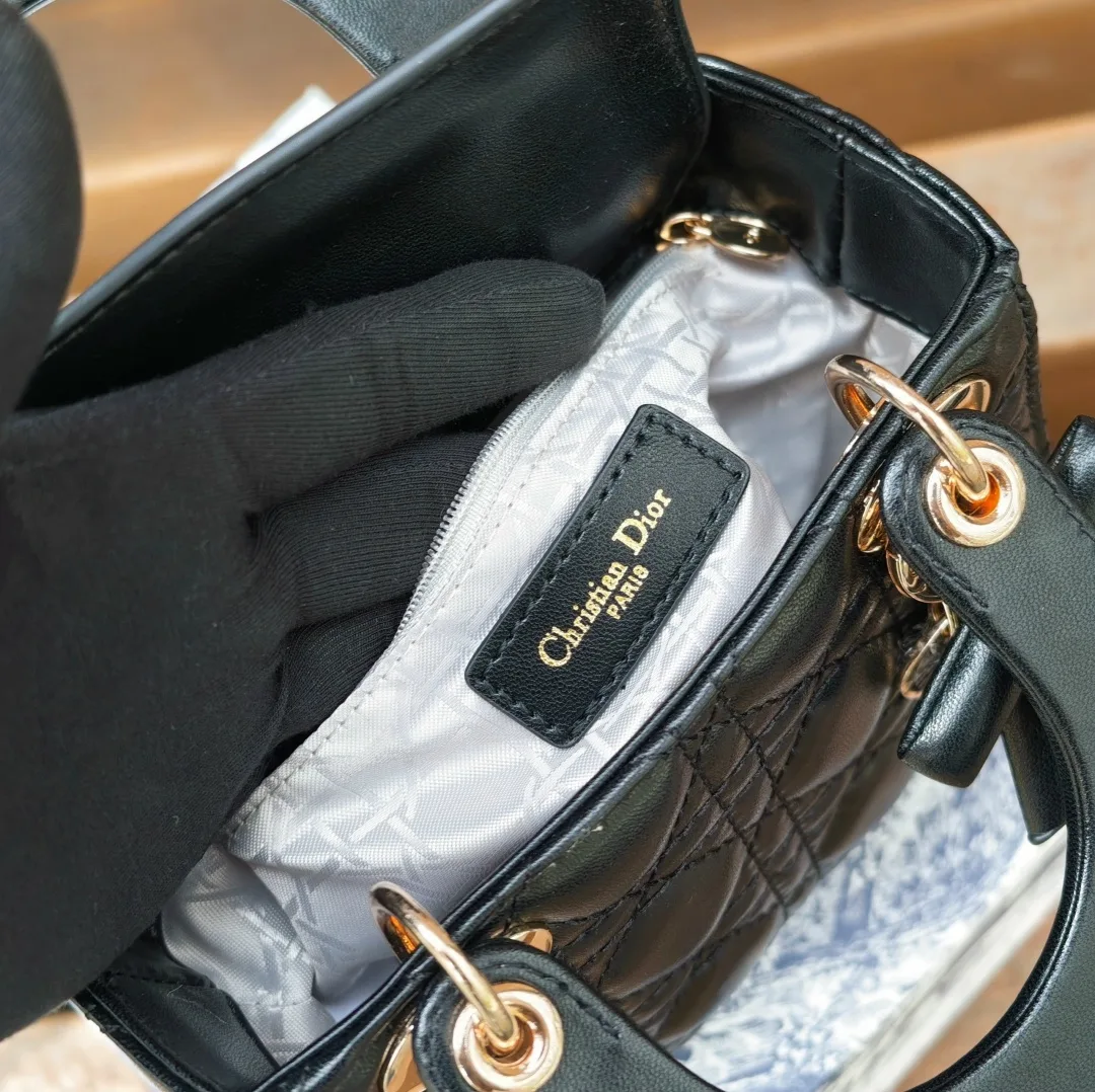 Кожаная сумка DIOR — фото 10