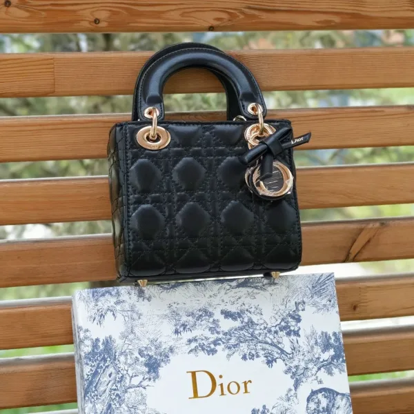 Кожаная сумка DIOR — фото 4