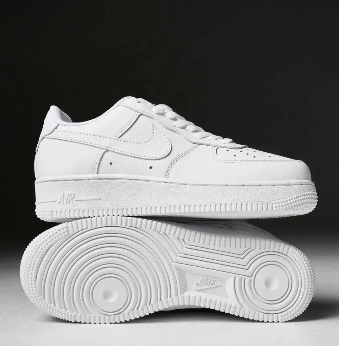 Кроссовки Nike Air Force 1 из белой кожаной ткани с надежной фиксацией шнурками — фото 3