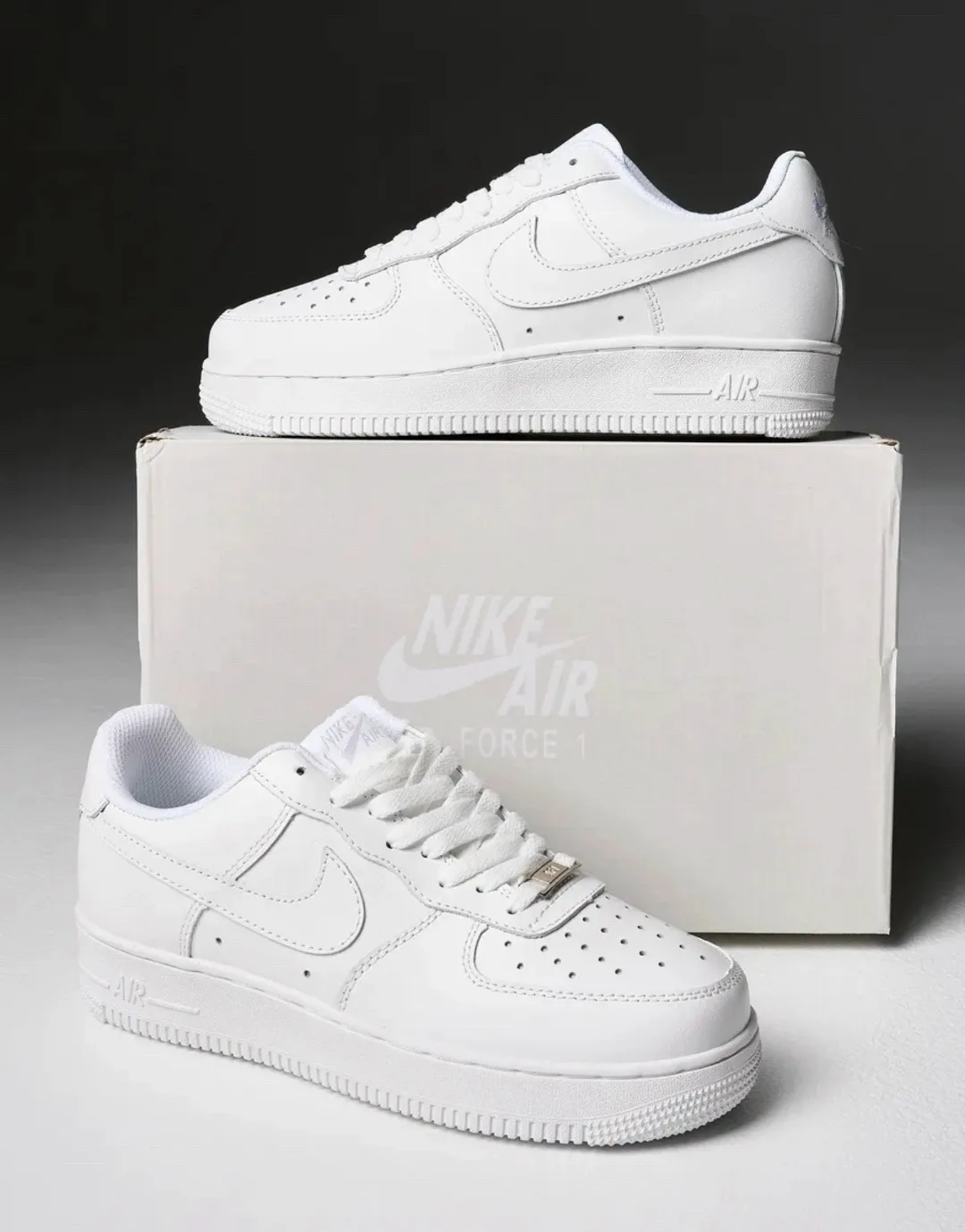 Кроссовки Nike Air Force 1 из белой кожаной ткани с надежной фиксацией шнурками — фото 5