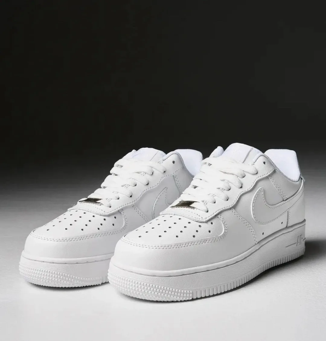 Кроссовки Nike Air Force 1 из белой кожаной ткани с надежной фиксацией шнурками — фото 8