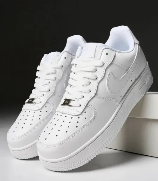 Кроссовки Nike Air Force 1 из белой кожаной ткани с надежной фиксацией шнурками — фото 22